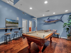 2bd 2bth PENTHOUSE DOWNTOWN with large Billiard room